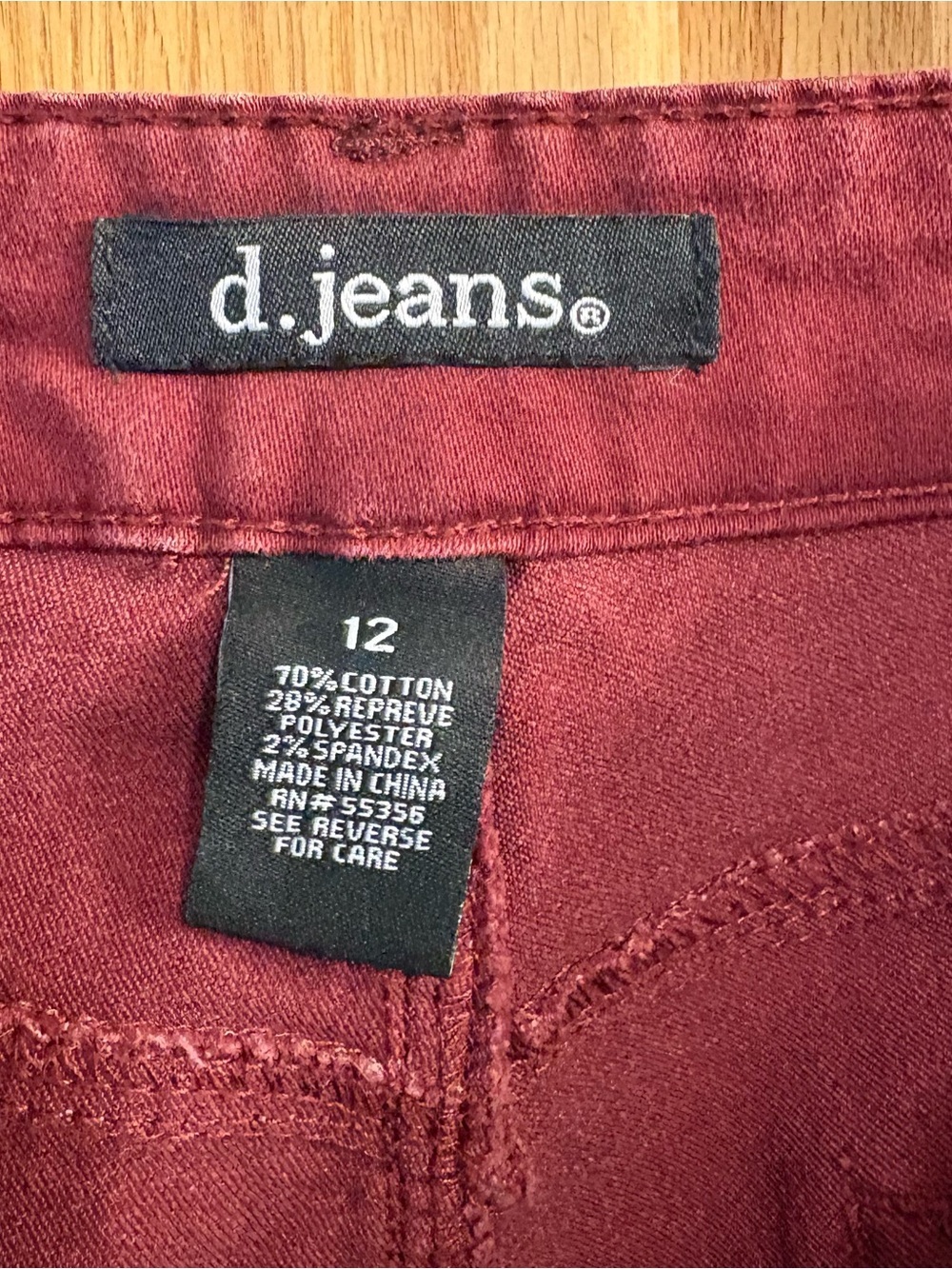 D. JEANS MID RISE MODERN FIT JEANS MAROON RED WOMEN'S SIZE 12 32X26 STRETCH PANT - Picture 4 of 4